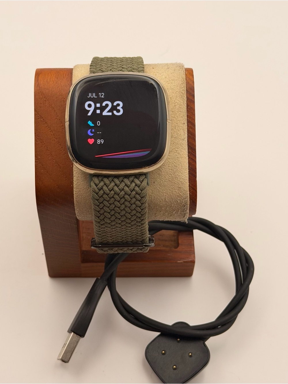 Fitbit Sense, Charger included, Tested, comfort band, gold case